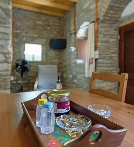 Petrino House Apérathos