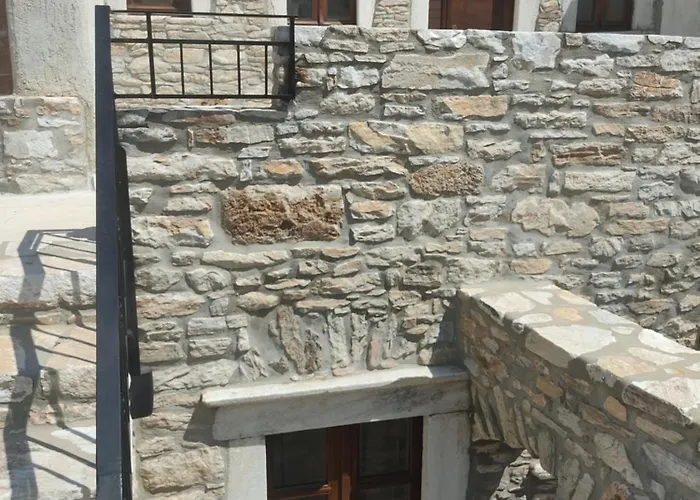 Petrino House Apérathos