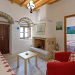 Petrino House * Aperathos
