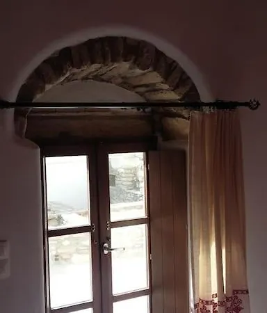 Semesterbostad Petrino House Apérathos