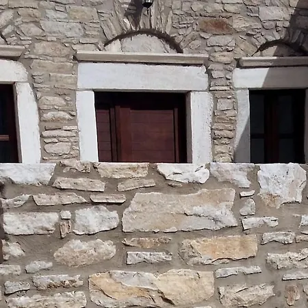 Petrino House بيت للعطل