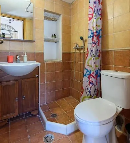 Petrino House بيت للعطل Apérathos