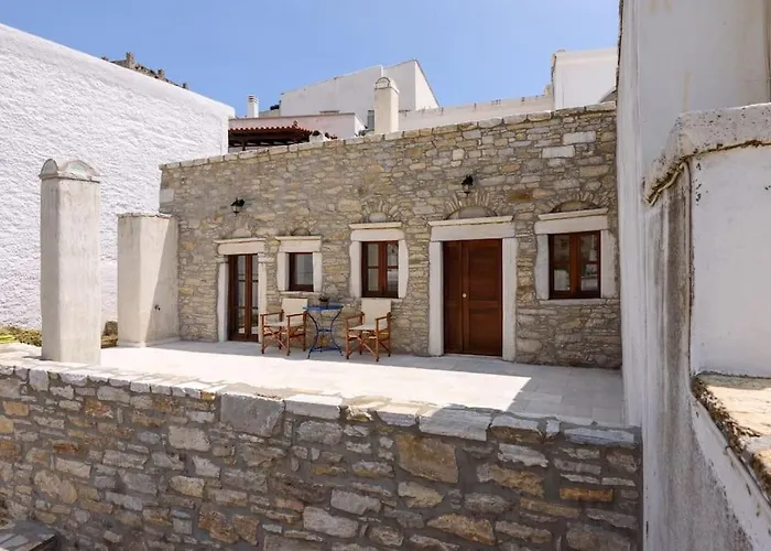 Petrino House بيت للعطل Apérathos